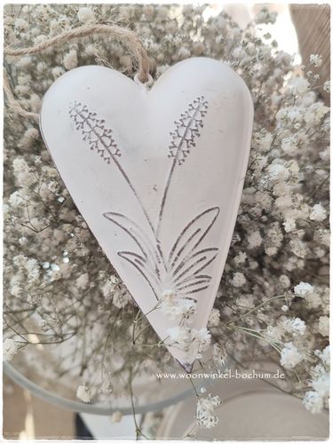 NEW * schönes Shabby-Herz in Weiß * aus Blech * verziert mit Gräsenr