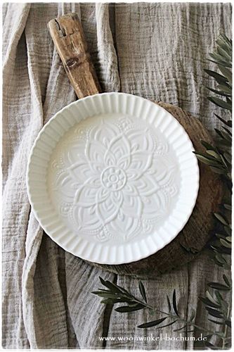 PRE ORDER * Tortenform von Majas Cottage * leicht glänzend in Weiß / Keramik