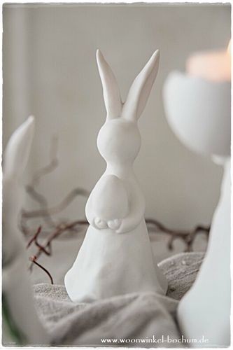 Majas Cottage * großer weißer Hase mit Ei - Keramik - Höhe 16 cm